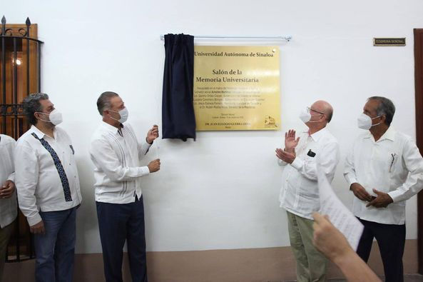 Quirino asiste a homenaje póstumo a Arnoldo Martínez Verdugo