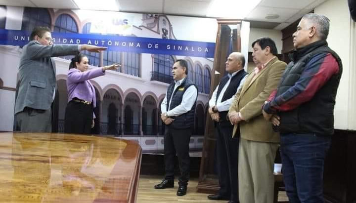 Rector de la UAS toma protesta a nuevos funcionarios