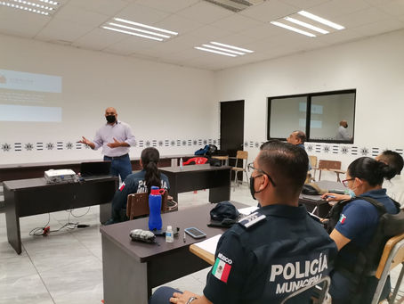 CAPACITAN A POLICÍAS PARA LOGRAR MAYOR ASERTIVIDAD CON LOS CIUDADANOS