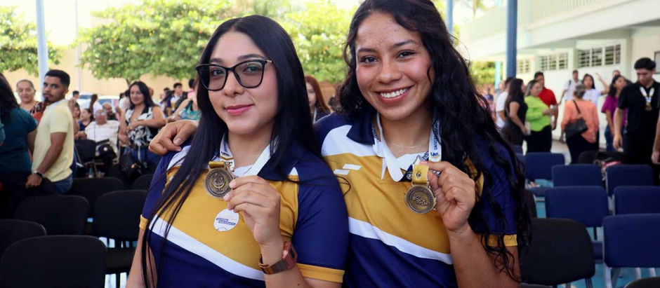 Un total de 118 estudiantes de la Facultad de Educación Física y Deporte, fueron reconocidos con la “Medalla al Mérito Académico 2025”