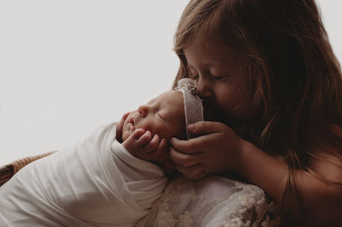 Newborn Pictures Springfield Missouri- Including Family I Taylor Portraits