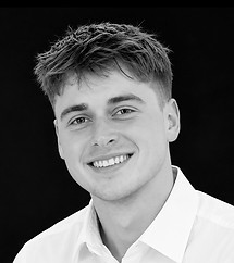 SV_Harry Headshot.jpg