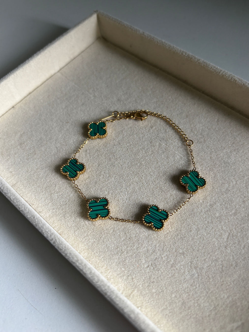 Thumbnail: Green clover