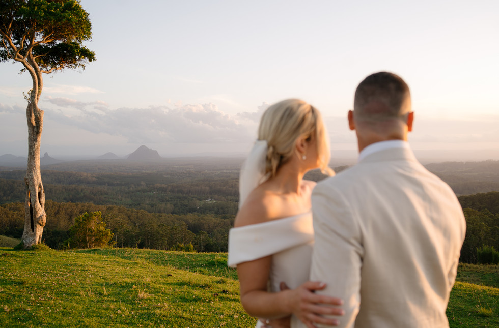 bride and groom sunset photos