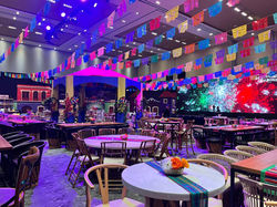 Ambientación y producción integral de un evento corporativo temático mexicano en un gran centro de c