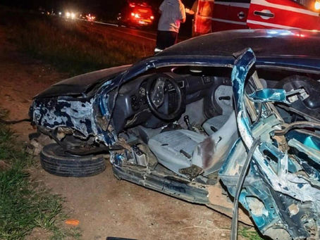 Acidente com 3 carros de homem gravemente ferido em Alfenas