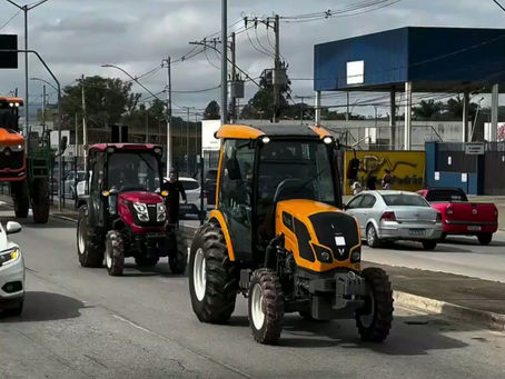 A Primeira Tratorada de Pouso Alegre movimentou a cidade neste sábado (25)