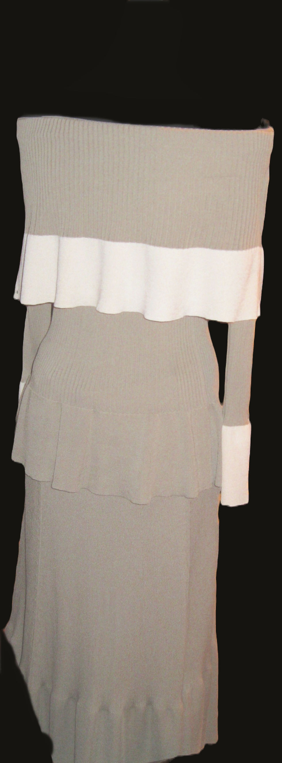 Thumbnail: Elegant Worth, New York 2 Piece Knit Skirt Set