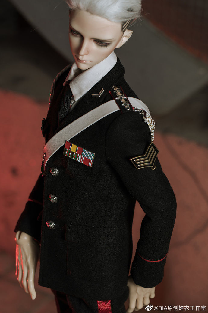 縮圖：Uniform "Dawn" by B.I.A