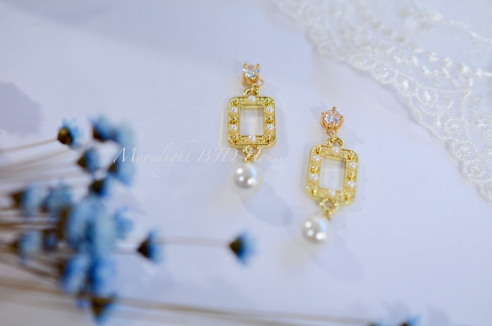 Thumbnail: Dec ONE OFF Earrings A by Moon