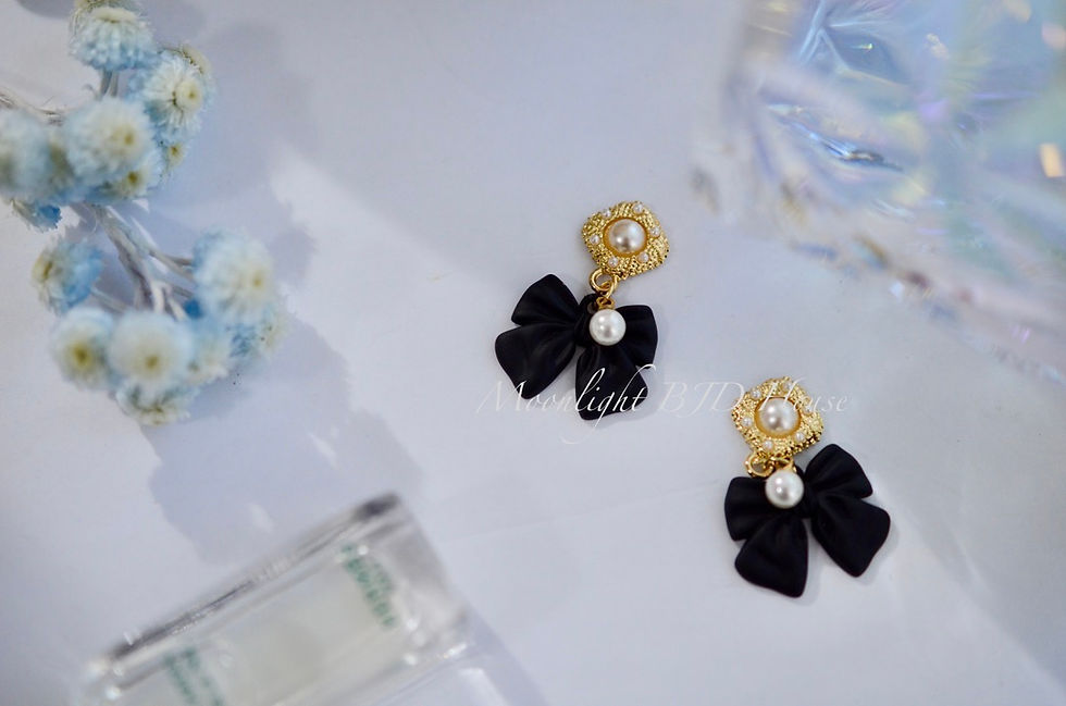 Thumbnail: Dec ONE OFF Earrings A by Moon