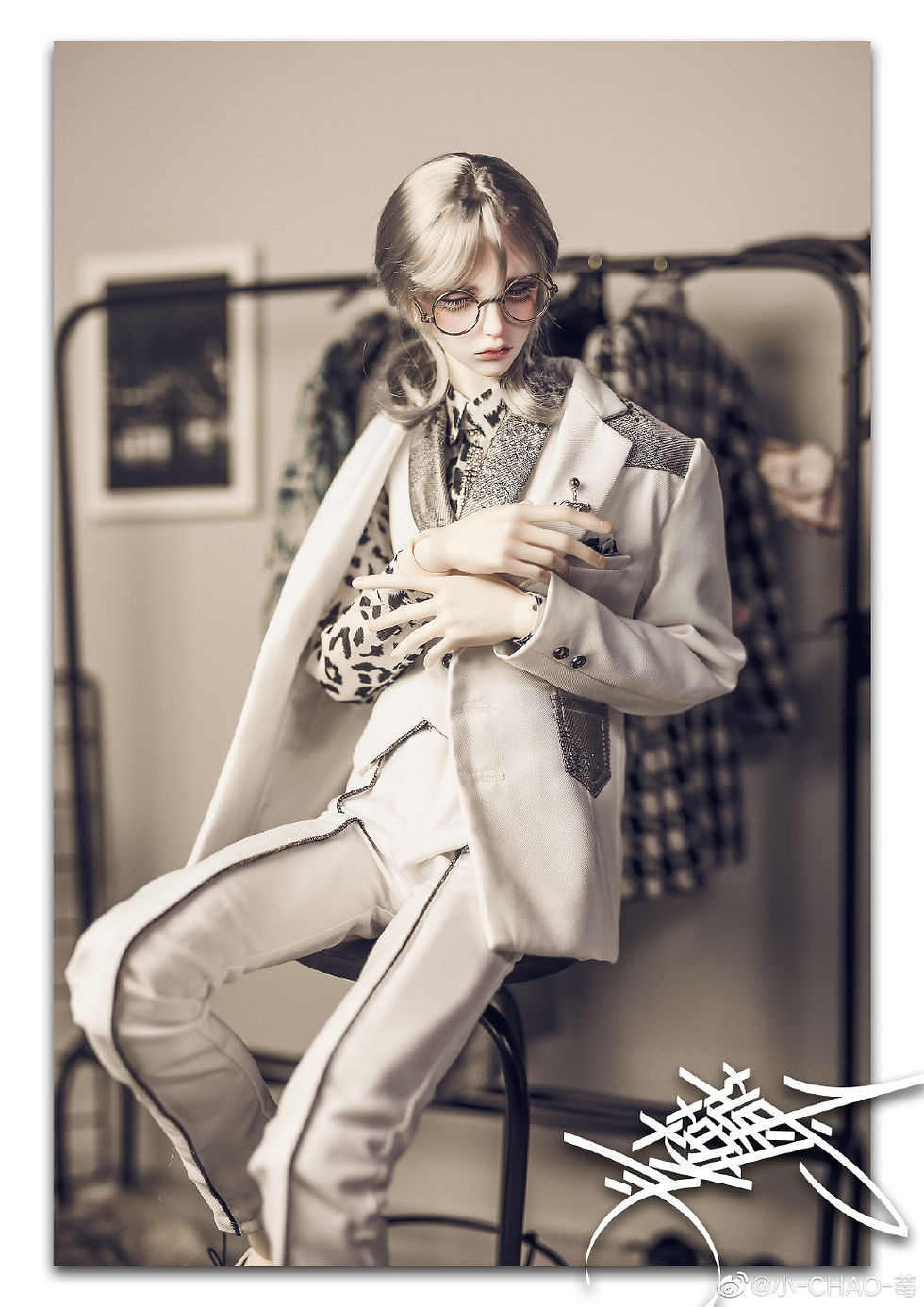 Snow Leopard by Strawberry Studio