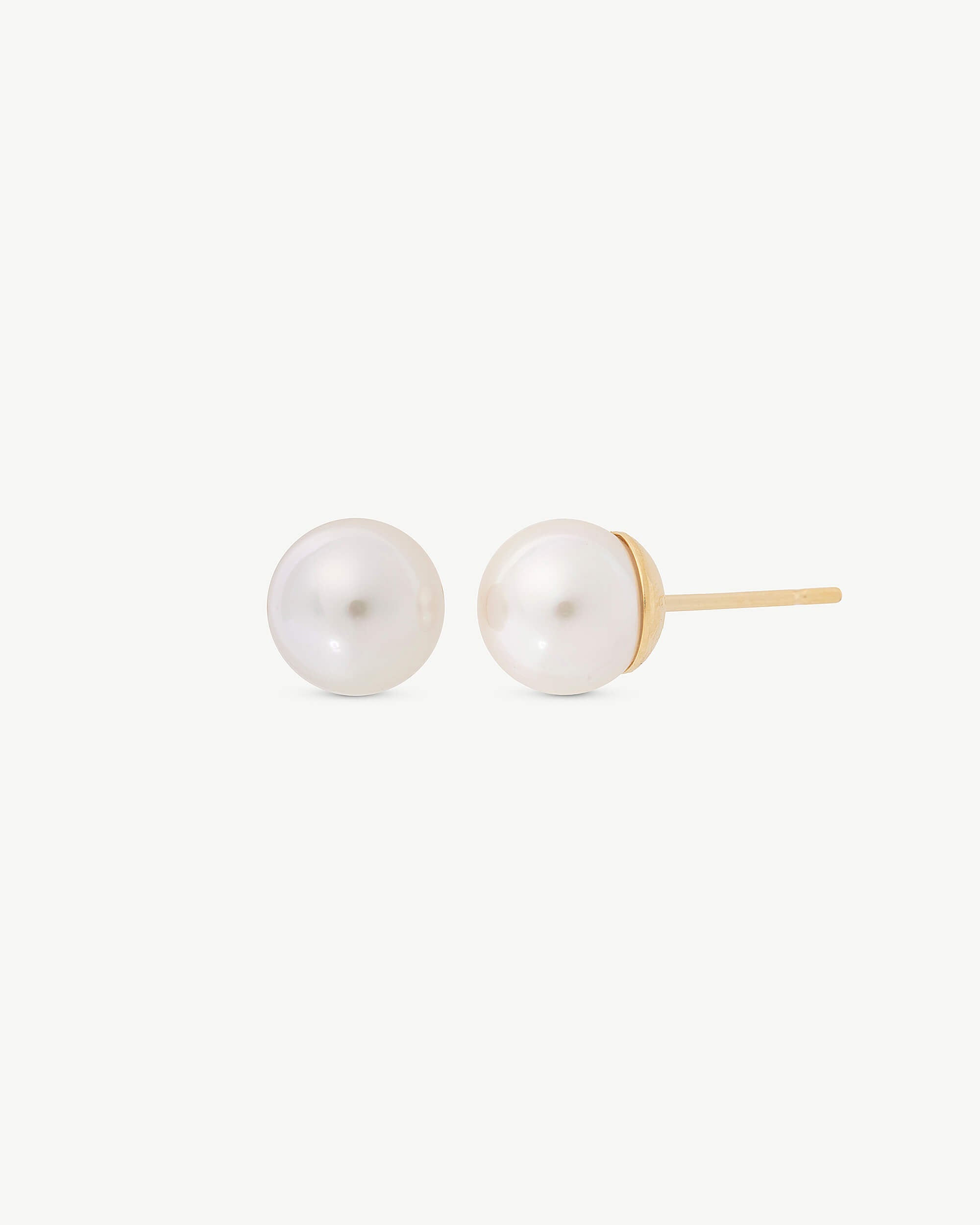 Aretes Dorados Perla 6mm Lyra