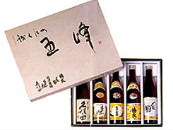 おすすめ
●越くにの五峰 ~ 清酒4合ビン(720ml)*5本セット
久保田・千代の光・越乃寒梅・鶴の友・〆張鶴