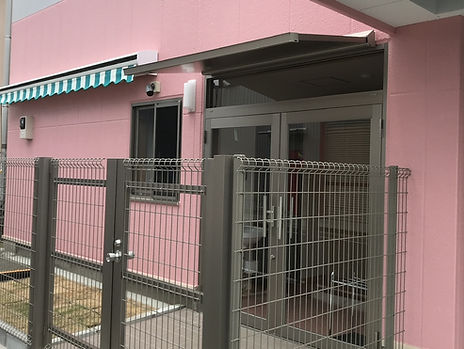 保育施設エントランス
