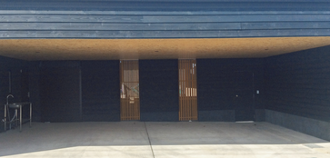 むくり屋根の家_ガレージ