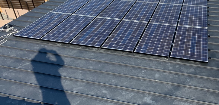 むくり屋根の家_ガレージ