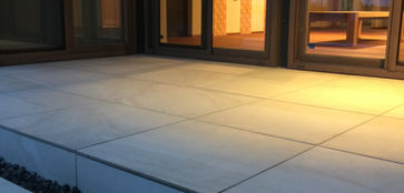 むくり屋根の家 雨受け