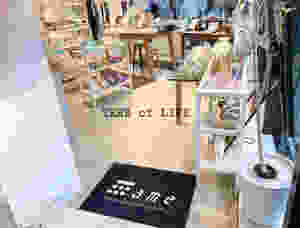 ame 青山店様 入口付近