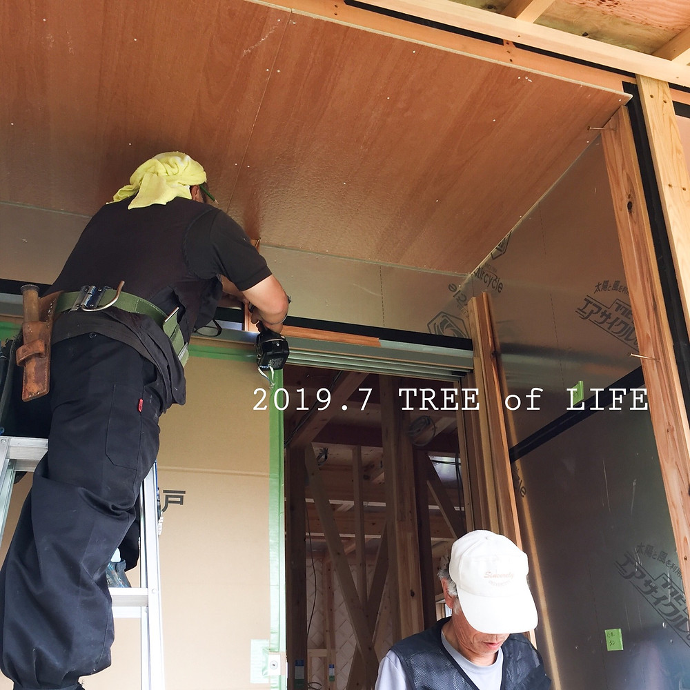 玄関ポーチ屋根|無垢の木の家|クリエイティブAG|磐田市