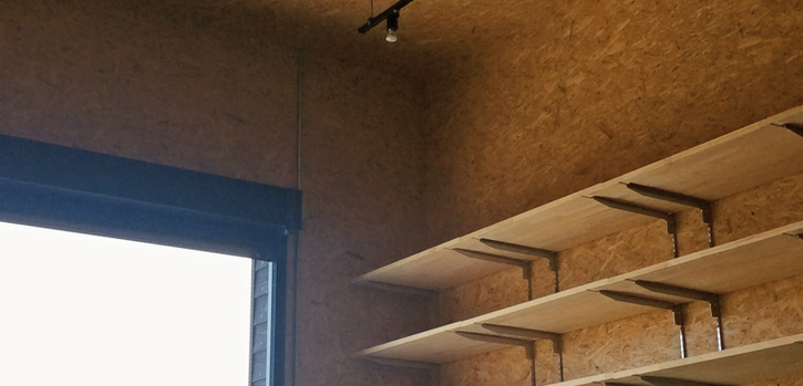 むくり屋根の家_ガレージ