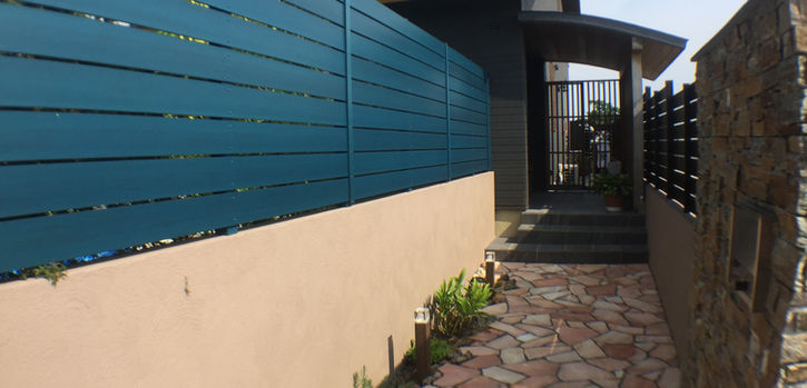 むくり屋根の家_玄関