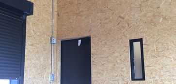 むくり屋根の家_ガレージ