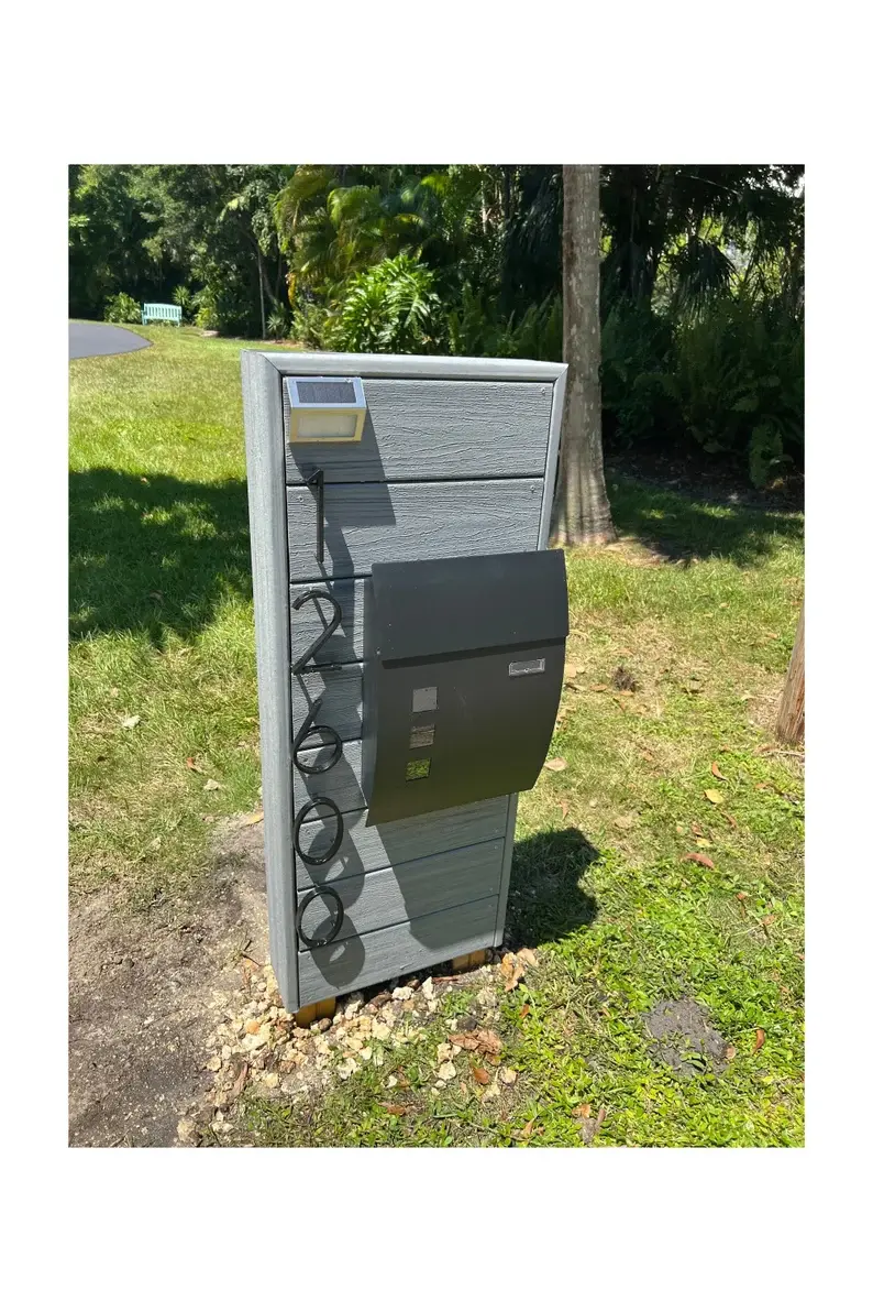 Thumbnail: Composite Side-Mount Mailbox