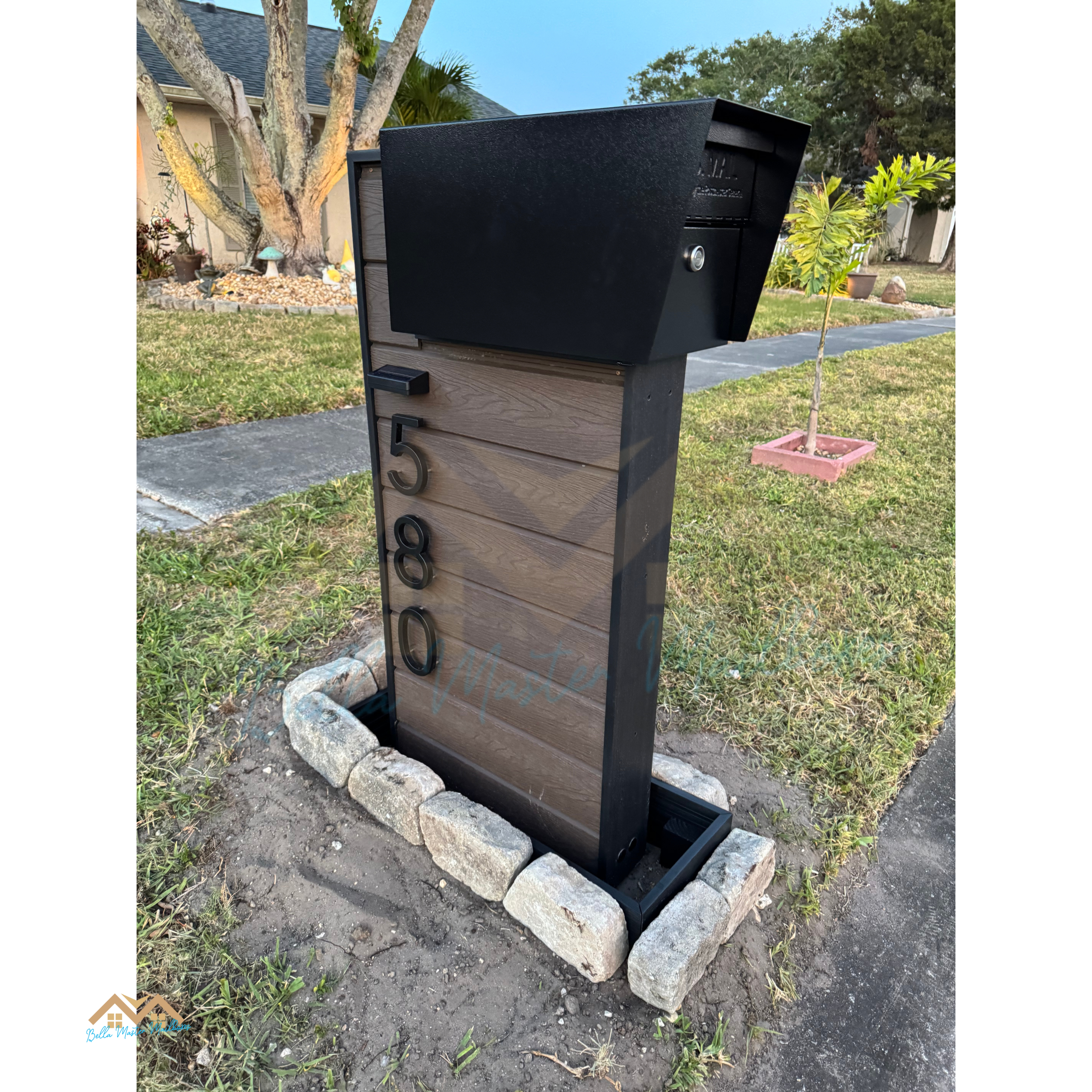 Composite Slatwall Wood Color Top-Mount Mailbox