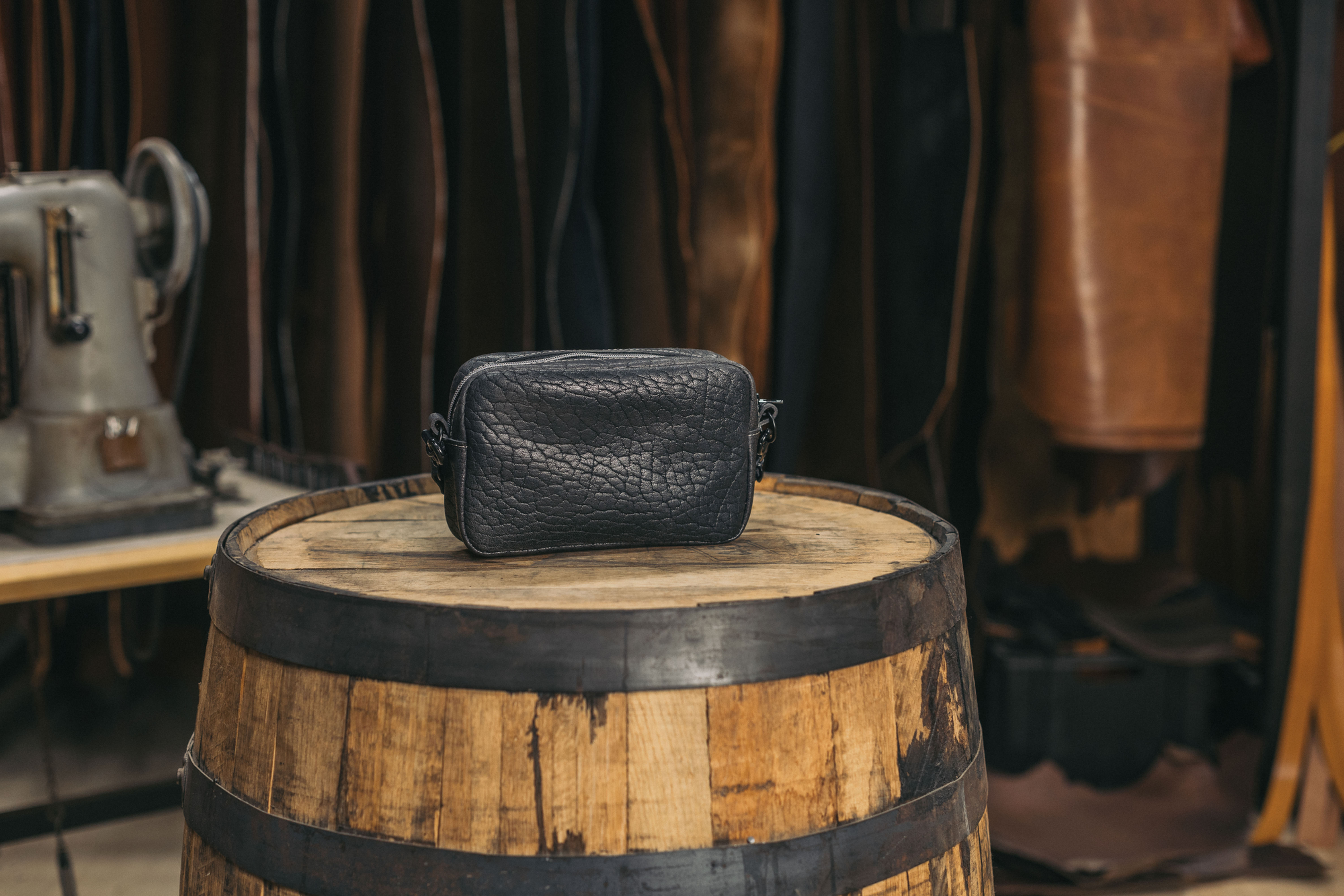 Kleine Umhängetasche für Frauen - Wasserbüffel schwarz