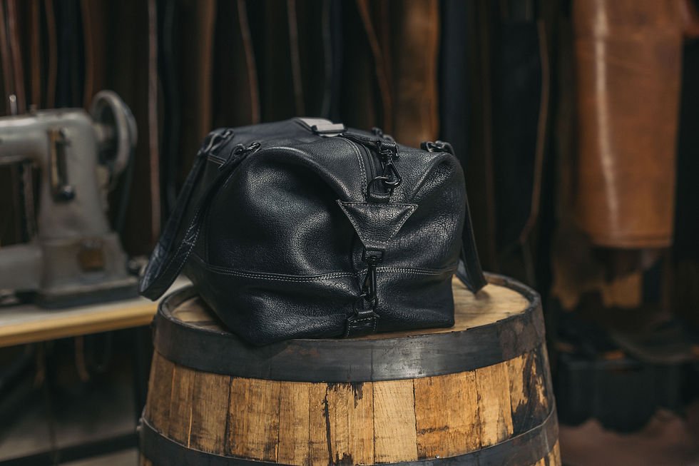 Miniaturbild: The MK Weekender - Reisetasche - Wasserbüffel schwarz