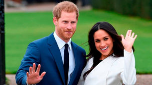 Príncipe Harry y su esposa Megan se emancipan, de la corona británica.