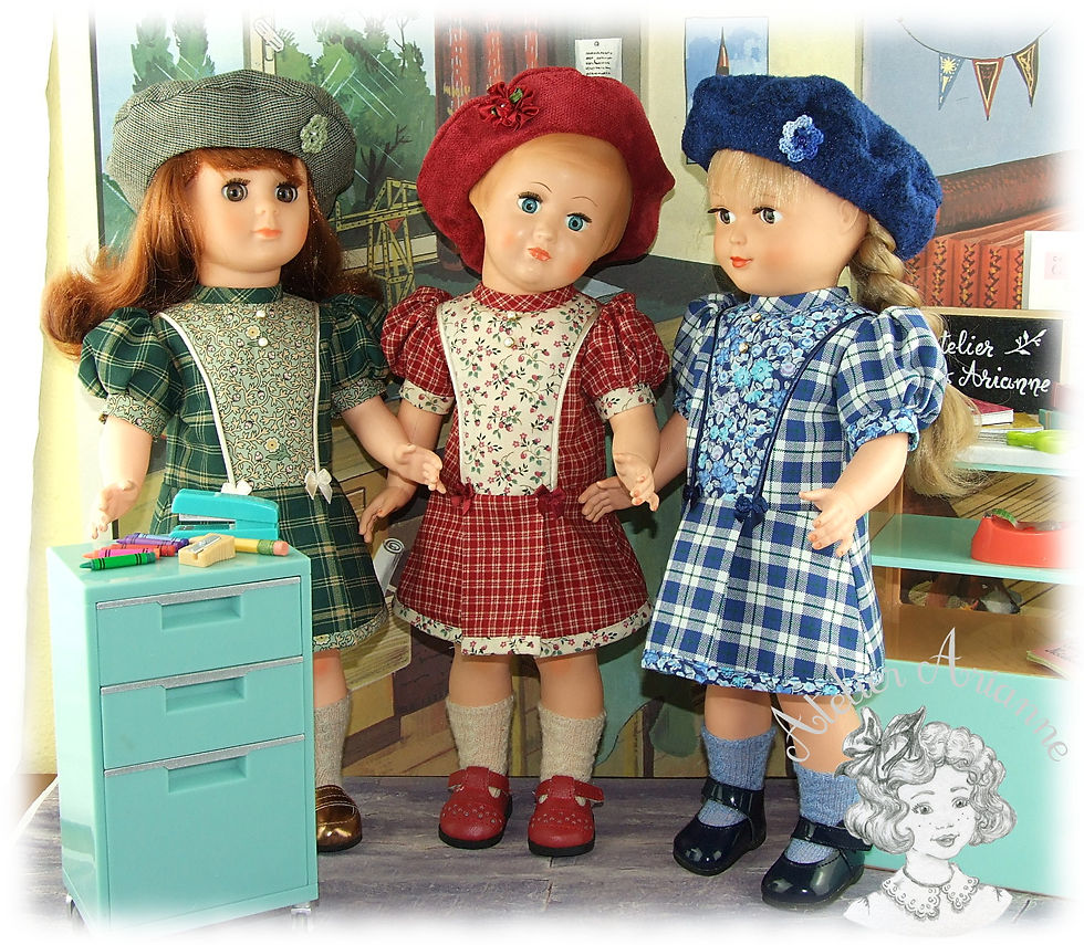 Miniature : Modèle exclusif -Tenue Janine de la série "Les petites écolières", couleur bleu