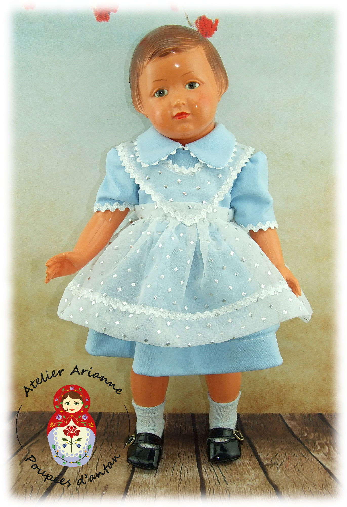 Tablier Tenue septembre 1957 pour poupées Modes et Travaux