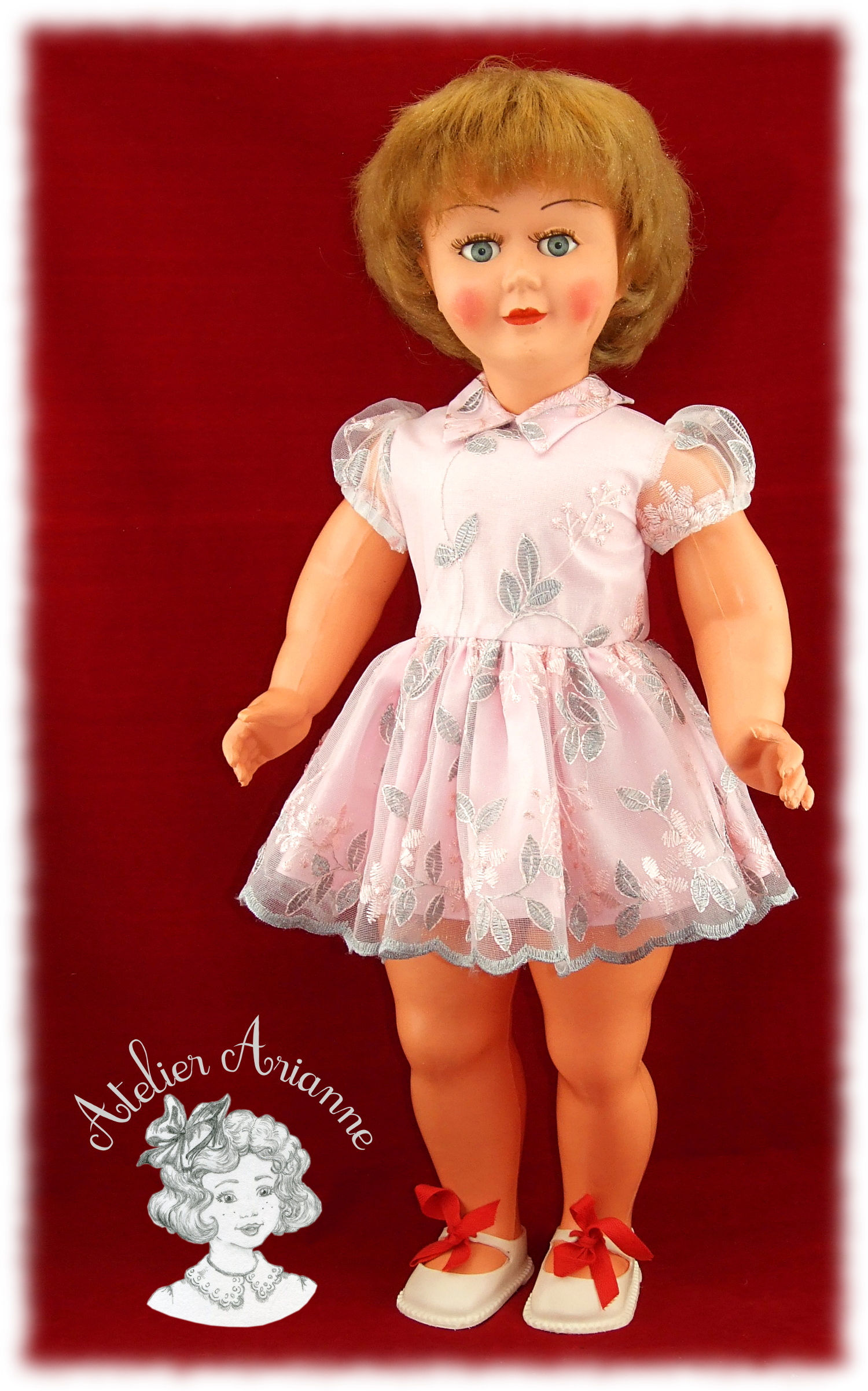 Reproduction de la tenue d'origine pour poupée Bella 63 CM