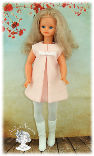 TENUE « EDELWEISS « POUR CATHIE DE BELLA 1979 TENUE « EDELWEISS « POUR CATHIE DE BELLA 1979