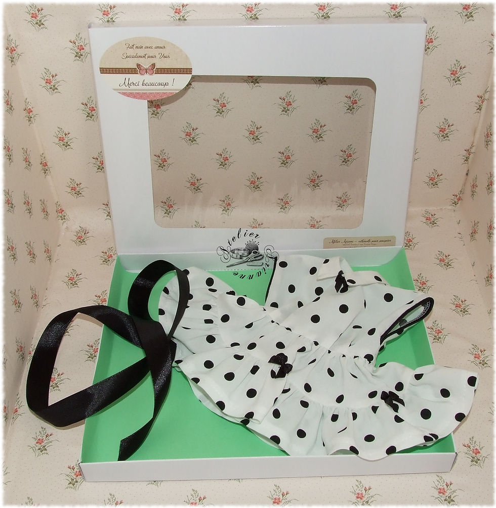 Miniature : Tenue M&T pour Françoise Juin 1955