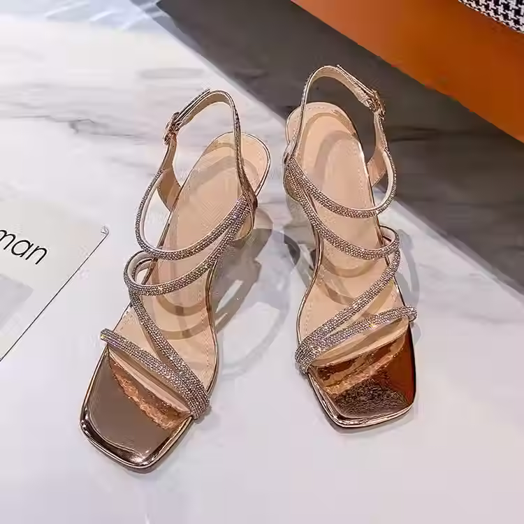 Miniatura: Sandália Feminina de Salto Baixo