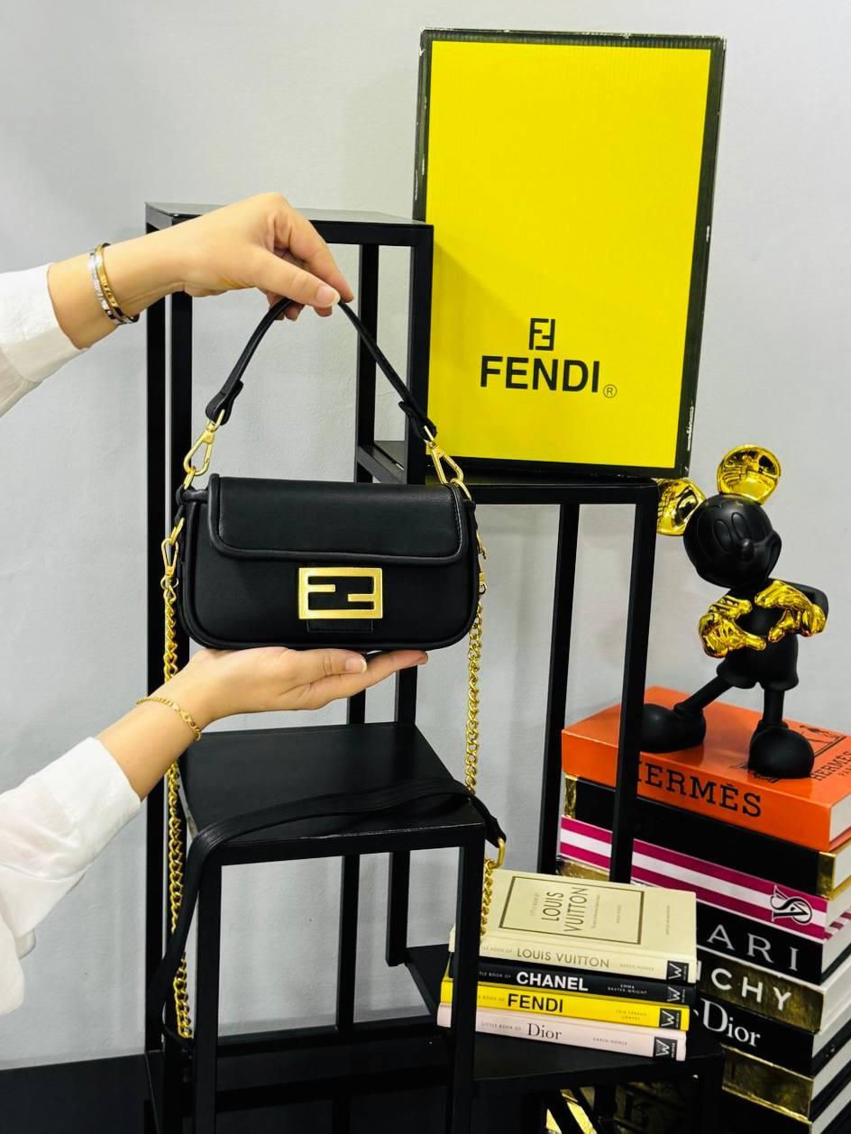 Küçük resim: Fendi  Baguette 20  x 11 Cm