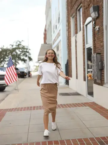 Ada Faye 31" Textured Pencil Skirt - Tan