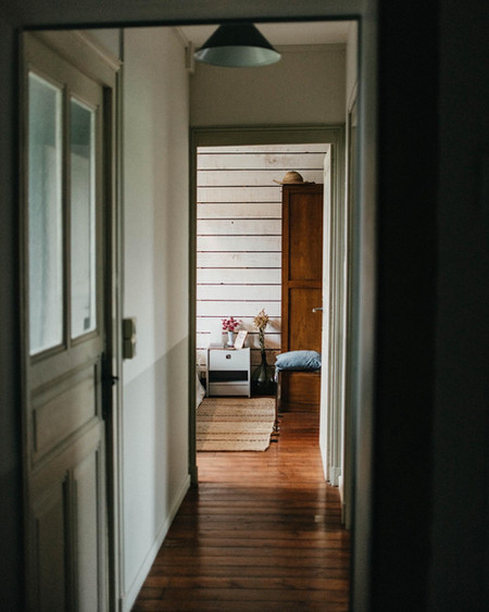 Au premier étage, trois chambres parentales, à la literie confortable et à la décoration soignée. 
vintage
objets chinés
maison de campagne
gîte creusois