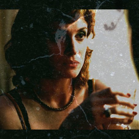 UN REFLEJO DE LA SOLEDAD EN LAS FESTIVIDADES: Sobre "VEN A MI CASA ESTA NAVIDAD" de Sabrina Campos.