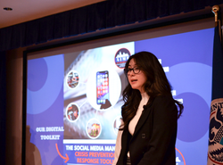 Rosie_Ruiz_Presenting