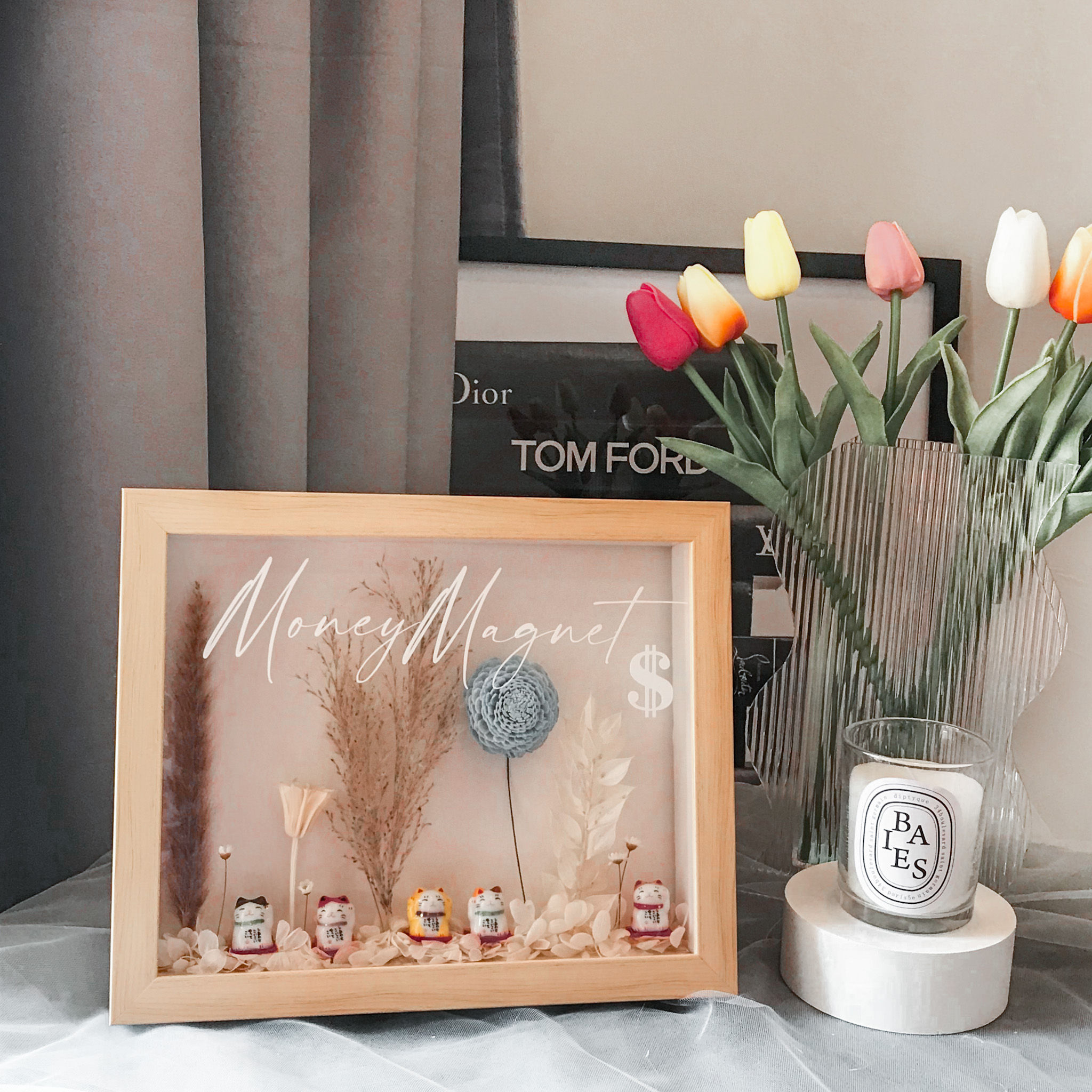 Maneki-neko Preserved Flower Frame