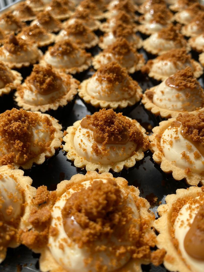 Thumbnail: SET B: NUTELLA/BISCOFF FILLING (12 pcs)