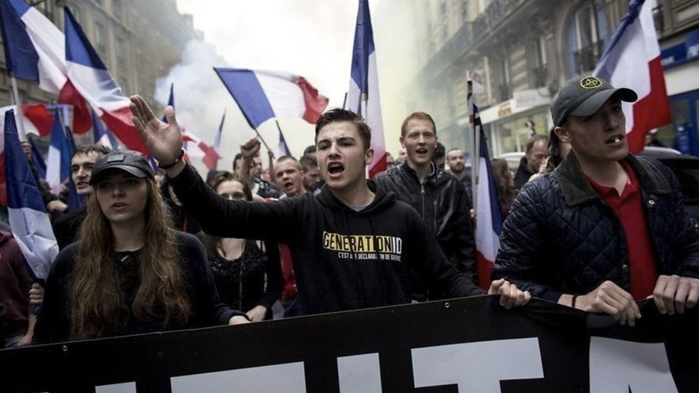 Bolloré lié à l'agence qui a créé le site de Génération Identitaire
