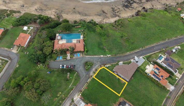 Aerial picture of lot inside Andromeda gated community in Pedasí