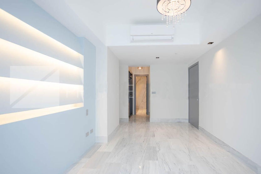 “Spacious master bedroom with refined interior design – Nuovo by Armani Casa Panama”