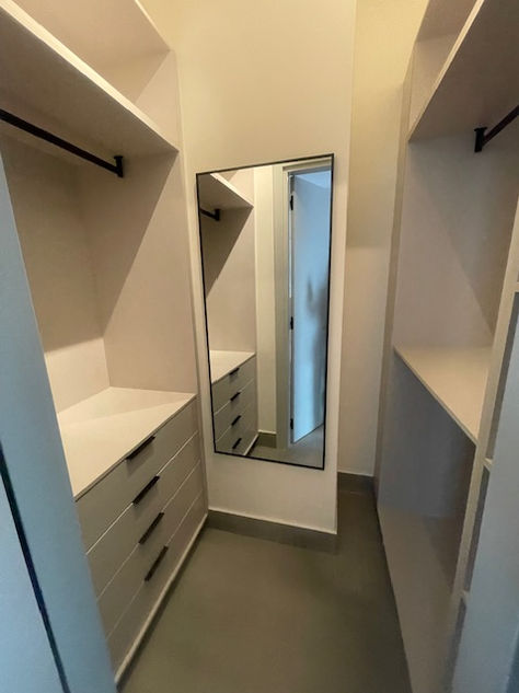 Photos of a modern 3-bedroom ocean-view apartment in Panama City, featuring spacious interiors, elegant finishes, private balcony, and premium amenities – listed by Ama Panama Realty.