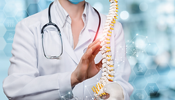 Tratamentos fisioterapêuticos personalizados para dor crônica e reabilitação motora